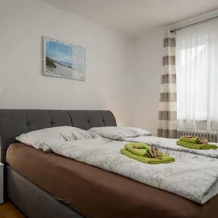 Free Living - Bio-kueche - Parkplatz - 4 Gaeste - Natur- Buero *