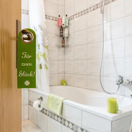 Free Living - Bio-kueche - Parkplatz - 4 Gaeste - Natur- Buero Leiferde